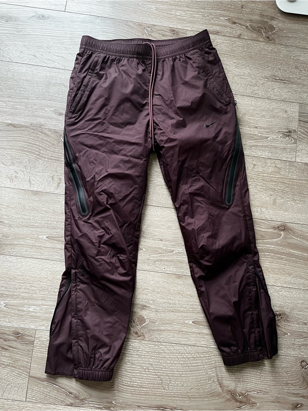 Nike Men’s Maroon Lightweight Zip-Detail Joggers